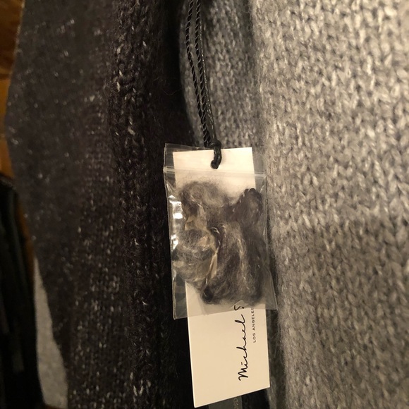 ❤️NWT MICHAEL STARS Black Color Block Sweater - Picture 4 of 7